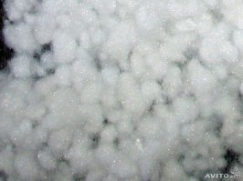 Для собкинов лучше в зоомагазине покупать игрушки. Они там значительно дороже, но сделаны с учетом того, что их будут грызть, терзать, пытаться оторвать головы, лапы крылья и т.д.
У нас тоже любимая утка есть, за 2 года без головы уже и одной лапы, но крылья, хвост и сама тушка еще держится
Все же обычные детские игрушки живут макисмум 2-3 дня, потом от них остается только это:
