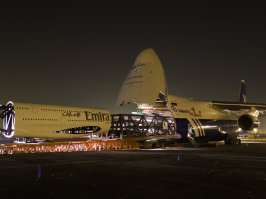 Вот на тему "самолет в самолете"