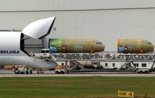 Вот на тему "самолет в самолете"