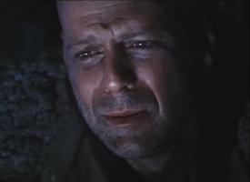 Дочь "крепкого орешка" прогулялась топлес