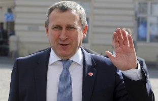 Я не понял с этим с одного гнезда выпали...?