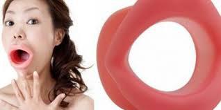 Автор странный.
До меня подавляющебольшая часть приведенного и сейчас не дошла - я дикарь, видимо.
Если автор не может жить без этих изобретений, то я хотел бы посмотреть на него, как он живет, о чем думает, зачем покупал, мать его!, чашку с отсеком для печеньки - чтоб когда пил из неё, ему глаза крошками засыпало!?
Просто он обычный фанат гаджетов, без серого вещества в голове, но уверенностью, что именно в них, Гаждетах, всё счастье и мода, естественно.
Лох, на котором деньги зарабатывают. ОН забыл еще один популярный гаджет, без которого жизни просто нет: