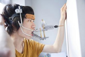 дрель приводимая в действие зубами