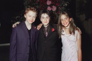 чё то они белые как под кислотой. какая то хреновая там магия творится