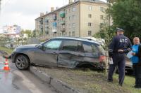 повезло водиле тазика.

Оба транспортных средства получили серьезные повреждения. С легкими травмами водитель ВАЗ был госпитализирован.