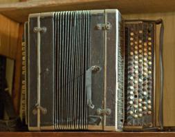 Проснулось древнее зло )))