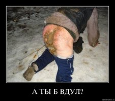 Девушки Сибири фотографируются в купальниках на снегу 