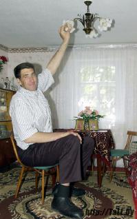 можно только сочувствовать
Леонид Стадник рост 253 сантиметров 200 кг.
в Баскетбол ему не поиграть ;(