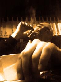 я с официантом, с шеф-поваром разговариваю посредством языка и тела,
а не приборами на тарелке