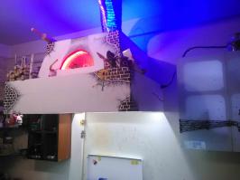 автору темы - респектище палюбасу! +++

вытяжку я уже свою показывал, используется на кухне как бра (когда не готовим))).

первый раз слышу, чтобы на концах лента затухала!, тут или лента непонятная, или неправильно произведены расчеты с питанием. 
также всё что в цепи, помимо светодиодов, тоже "кушают", ШИМ, диммер, проч.
 
(я оба конца пятиметровой ленты ставлю рядом и светят одинаково))

я использовал открытые блоки питания с запасом ;) (на фото)

из остатков ленты я нафигачил фонариков, на случай аварийного отключения ЭЭ. (на фото)

офигенная тема! светить могут сутками (0,2-0,4-0,7мА/ч. от 7А-ого аккума), освещают всю хату, не нужно никаких свечек-коптилок )))
обычные акки от УПСов.