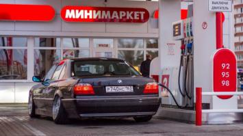 Вот еще над одной легендой немецкого автопрома поиздевались. Вдвойне печально на это смотреть, так как сам отъездил на 7-ой серии БМВ в общей сложности 12 лет. На мой взгляд - просто глумление над легендами.