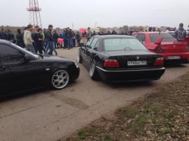 Вот еще над одной легендой немецкого автопрома поиздевались. Вдвойне печально на это смотреть, так как сам отъездил на 7-ой серии БМВ в общей сложности 12 лет. На мой взгляд - просто глумление над легендами.