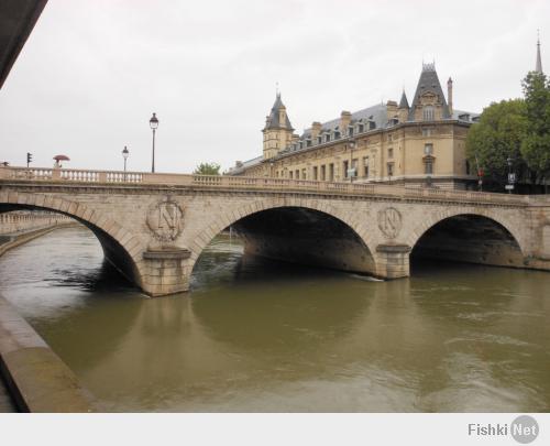 Париж утром...