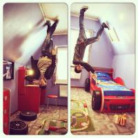 Ну если говорите про комнату почему бы не вспомнить дом-перевертыш?)