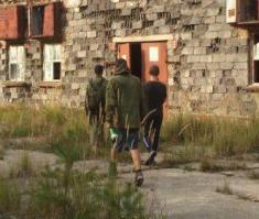 Новый вид грибников - гоп-грибник в шортах и с пивком)