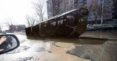 Напомнило с трамваями УВЗ)