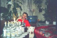 На солиста Кар-Мэн похож! Серега Огурцов!