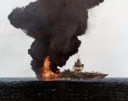 ожар на авианосце USS Enterprise (CVN-65) 14 января 1969 г. 
Погибло 27 человек, 343 ранено, потеряно 15 самолётов (стоимостью 5-7 млн долларов каждый). 
Ущерб, нанесенный кораблю, был оценен в 6,4 млн. долларов.