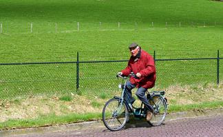и чё? аффтар, следующий ролик про деда на велосипеде?