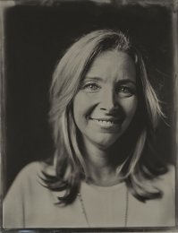 Сами вы Лайза, её зовут Лиза (Лиса) Кудров. Ещё бы Марию Шарапову Марайа называли... 
А вообще, время - беспощадное ты чудовище(((