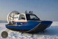 Сядьте ближе к реальности.


Аэросани-глиссер АС-2, КБ Туполева. Производится серийно.

А в Нижнем целое гнездо фирм занимается выпуском СВП, от одноместных и до "речных автобусов", например таких: