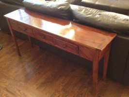 В оригинале это - прикроватный столик: