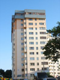 Что будет, если оставить ребёнка одного на балконе с запасом туалетной бумаги?