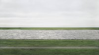Эта фотка стоит 4 миллиона долларов, ты все еще работаешь на заводе?