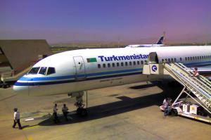 да и 757 выбивается из стилистики боинга
от 757 веет европейскими обводами и мне очень напоминает Ту-204

Туркменский 757
Эфиопский 767
Краснокрылый 204