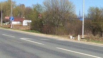 Вот так ставят камеры в Чувашии, за 30 метров до знака. Сама камера определяет скорость за 30-40 метров до прибора, там где даже самые законопослушные водители только начинаю сбрасывать скорость. Штраф придет за превышение скорости в населенном пункте.
А еще удивляются, что водители их ненавидят и считают 3,14расами.