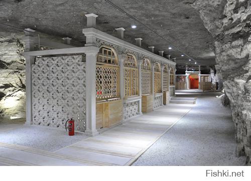 А теперь сравните просто с соляными пещерами Дуздаг Нахичевань Азербайджан....