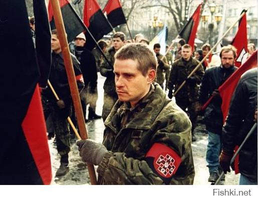 а вот и нацисты и фашисты.. которых никто на Украине "никогда и не видел" как вы говорите))