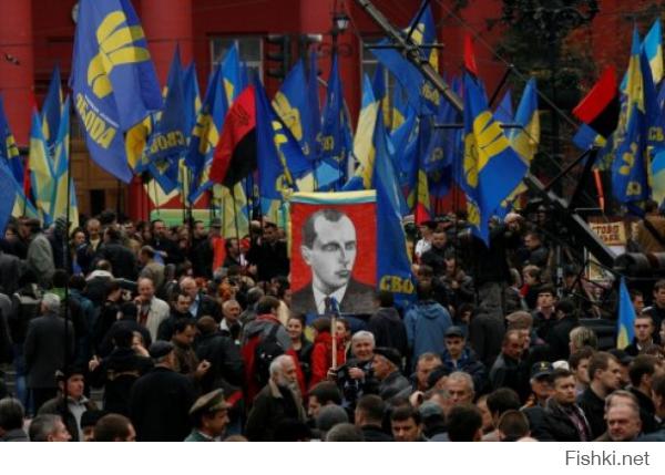 а вот и нацисты и фашисты.. которых никто на Украине "никогда и не видел" как вы говорите))