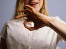 Малой решает серьезные вопросы по телефону