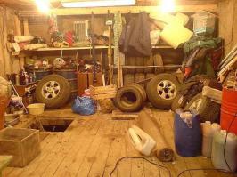 В России, всё что делается в гараже - остаётся в гараже.