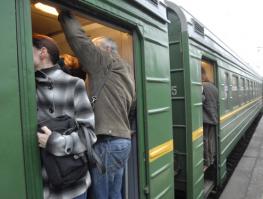 Из за этого дурацкого Сапсана электрички отменяют и задерживают.
Вот реальный Сапсан для народа, а не эта буржуйская хрень.