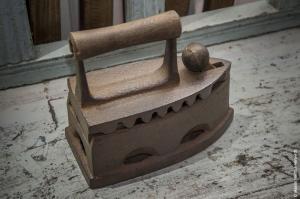 Утюг безпроводной, умели же раньше делать.