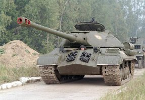 Так а впоследсвии с "ахиллесовой пятой" ИС-3 разобрались? Придумали что-то, что бы снаряд в горбинку попадал без  последствий?
Вот ИС-3 с постамента снятый, воюет на стороне ДНР в Украине