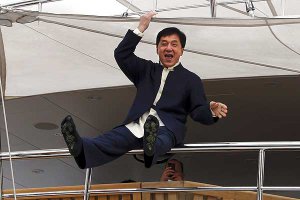 правило от меня -  когда мне грустно я смотрю фильмы с джеки чаном...