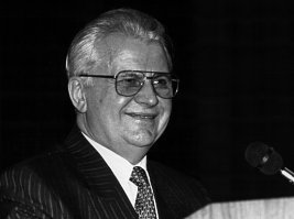 с него, с этого п*дарга началось всё...