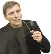 Нихерасе... Просмотрел до конца.. 
Невзоров курит в стороне!!!