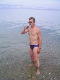 Вот она, самая бесценная и самая дорогая для моего сердца вода!
Которую можно пить, просто зайдя по колено и зачерпнув.

И ничего нет вкуснее Байкальской воды!