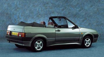 3-я снизу. В чём прикол? Обыкновенная ЛАДА-НАТАША.