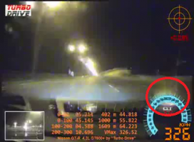 не надо вводить людей в заблуждение!
это не колесо лопнуло, а он сбил какую-то животину, возможно, птицу или летучую мышь