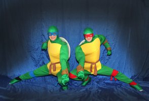 Монахи Шаолиня давно превратились в клоунов зарабатывающих баблос на туристах, типа индейцев или чукчей с бубнами.