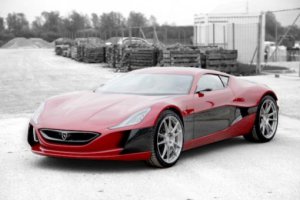 Есть, правда дороговатый.))))
Электромобиль Rimac Concept One.
Производитель Rimac Automobili (Загреб, Хорватия). Детище команды инженеров во главе с Мейтом Раймаком (Mate Rimac). Практически все детали авто созданы в Загребе. Concept One использует специальные покрышки, разработанные компанией Vredestein.

Характеристики
4 двигателя, технология мотор-колесо
Тип батареи: LiFePO4
Мощность: 1088 л.с.
Дальность хода: 595 км
Максимальная скорость: 296 км/час
Разгон до 100 км/час: 2,8 с
Ориентировочная стоимость: 980 000 $
Ориентировочный тираж: 88 автомобилей