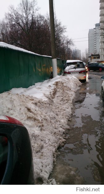 Джип жрет по городу 20 на сотню...

А на комунальщиков заявление собираюсь подавать
Каждый раз когда эти люди чистят дорогу, машину приходится откапывать, такое ощущение, что это мелкая месть, не понятно за что...сегодня машина вообще после прохода трактора оказалась каким то говном заляпана...толи коробка размокшая, толи стекловата, толи говно....или все сразу...(