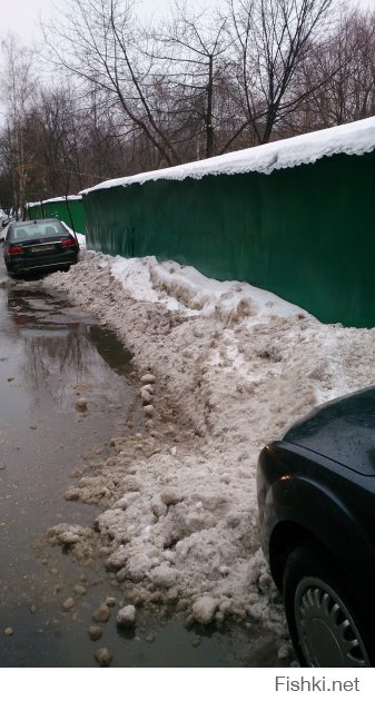 Джип жрет по городу 20 на сотню...

А на комунальщиков заявление собираюсь подавать
Каждый раз когда эти люди чистят дорогу, машину приходится откапывать, такое ощущение, что это мелкая месть, не понятно за что...сегодня машина вообще после прохода трактора оказалась каким то говном заляпана...толи коробка размокшая, толи стекловата, толи говно....или все сразу...(