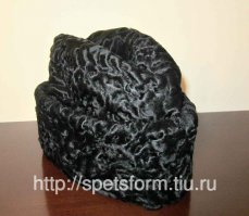 недельки на две бы съездил, интересно...а на ЛЕНИНЕ не только воротник из меха, у него там еще и пилотка меховая,если приглядеться...