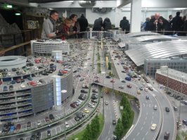 Взлетаем! Самая большая модель аэропорта в мире